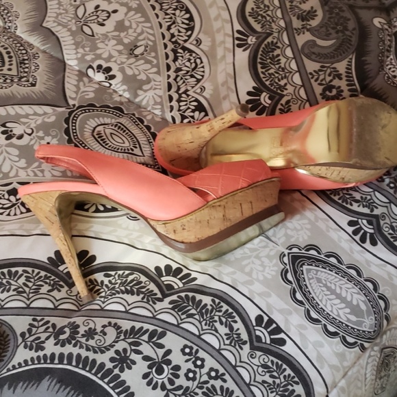 Heels - Picture 2 of 3